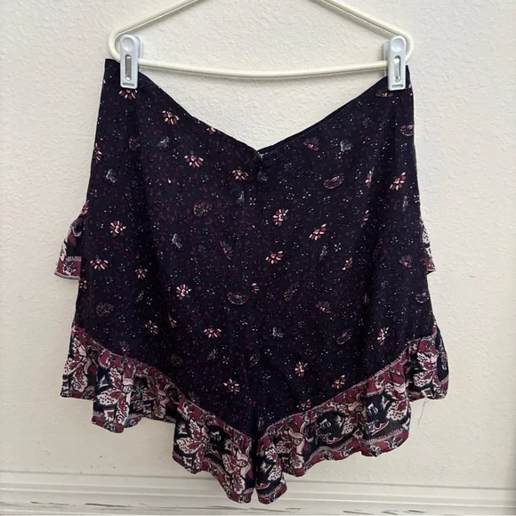 FREE PEOPLE Women’s Size 12 Dressy Shorts Lined, Purple, Pink Floral, Zip Up - Picture 3 of 16